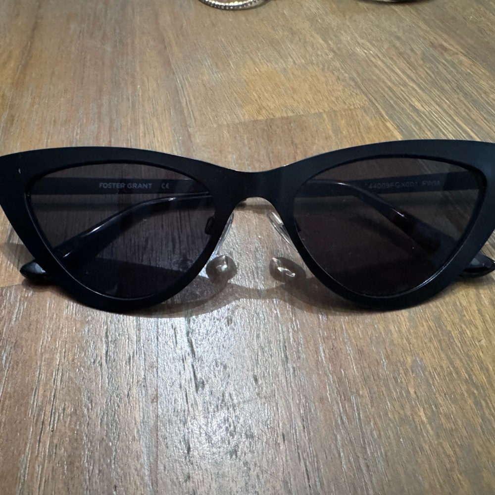 Foster Grant Black Cat-Eye Sunglasses